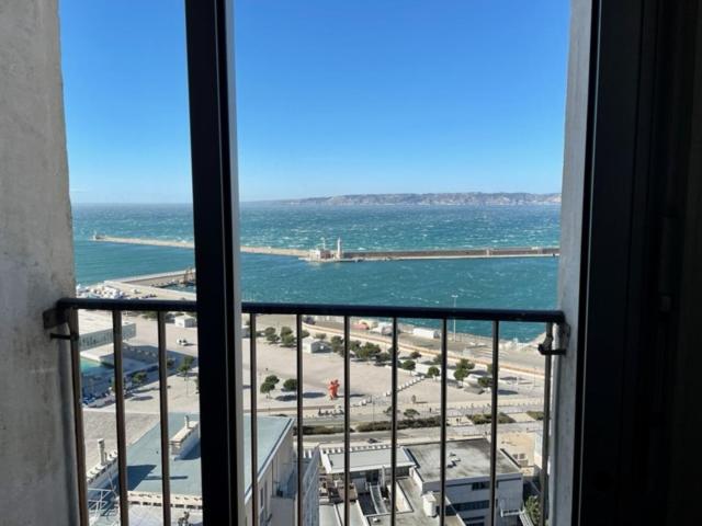 Vue Mer Le Panoramique Vieux-Port De Марсель Экстерьер фото